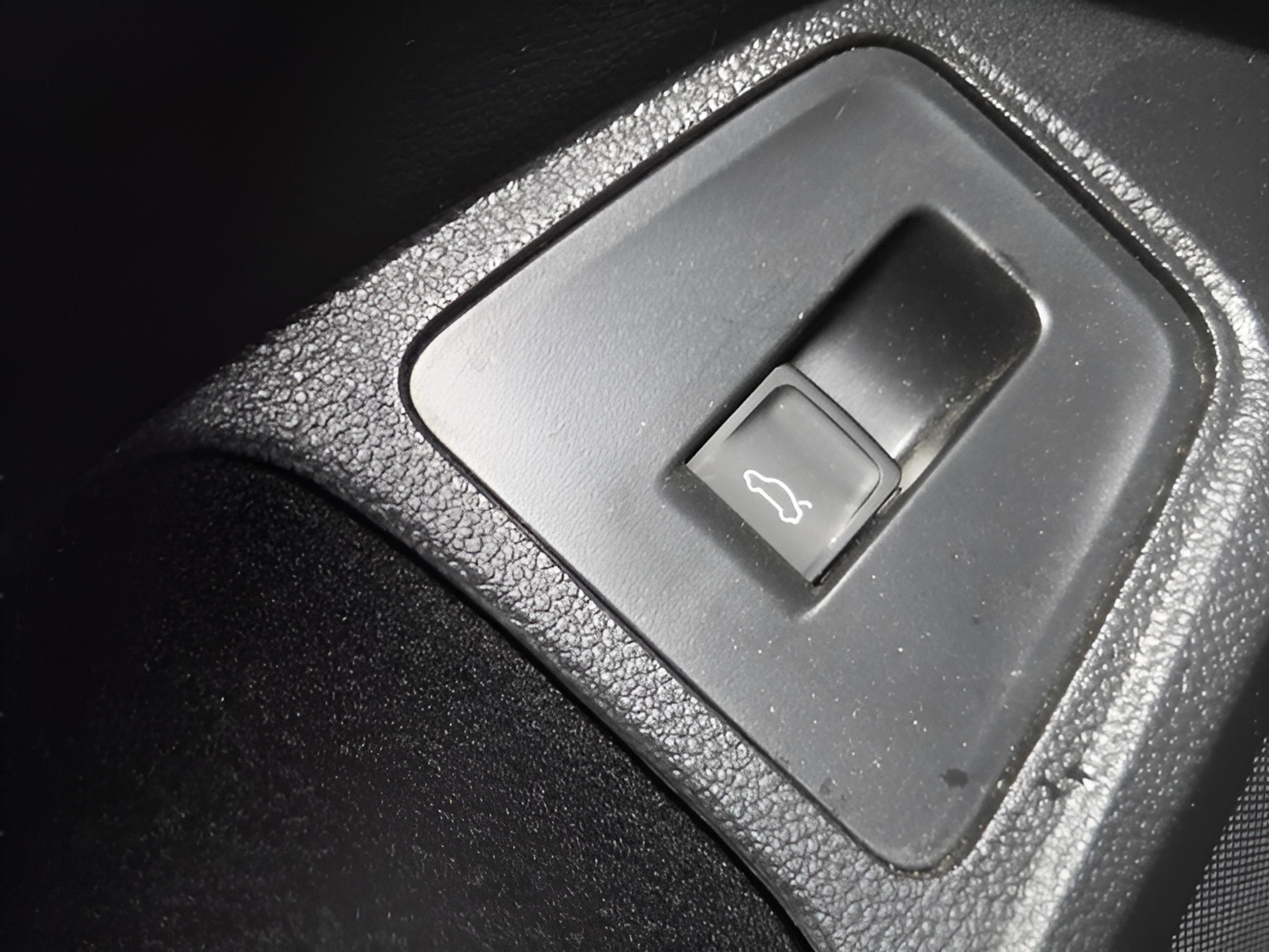 Used 2024 Volkswagen Tiguan SE FWD image 24