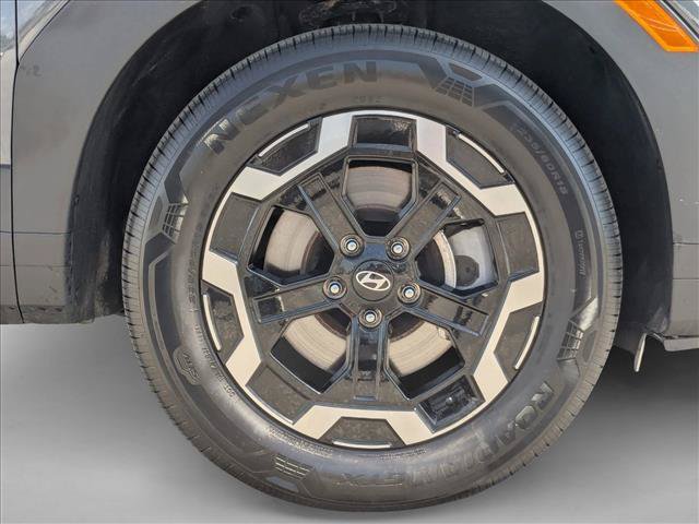 Used 2025 Hyundai Santa Fe SE FWD image 27