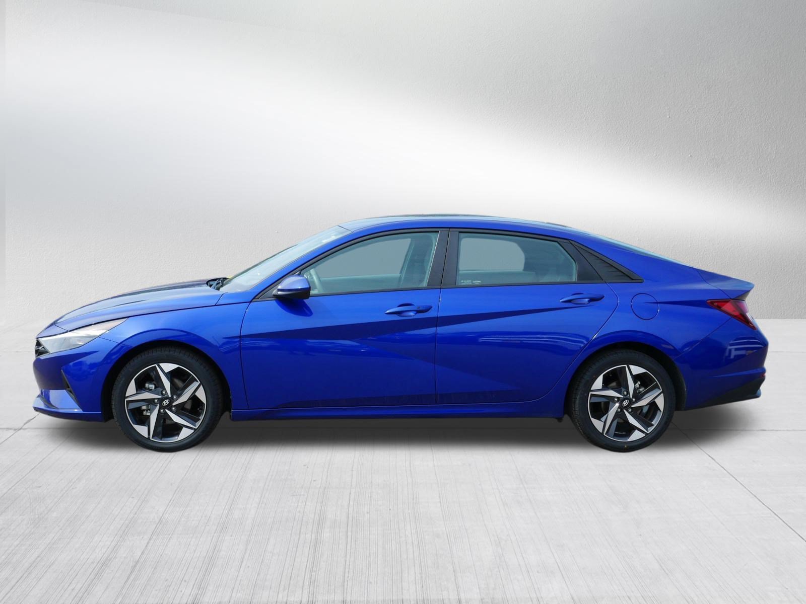 Certified 2023 Hyundai Elantra SEL w/ Convenience Package FWD image 4
