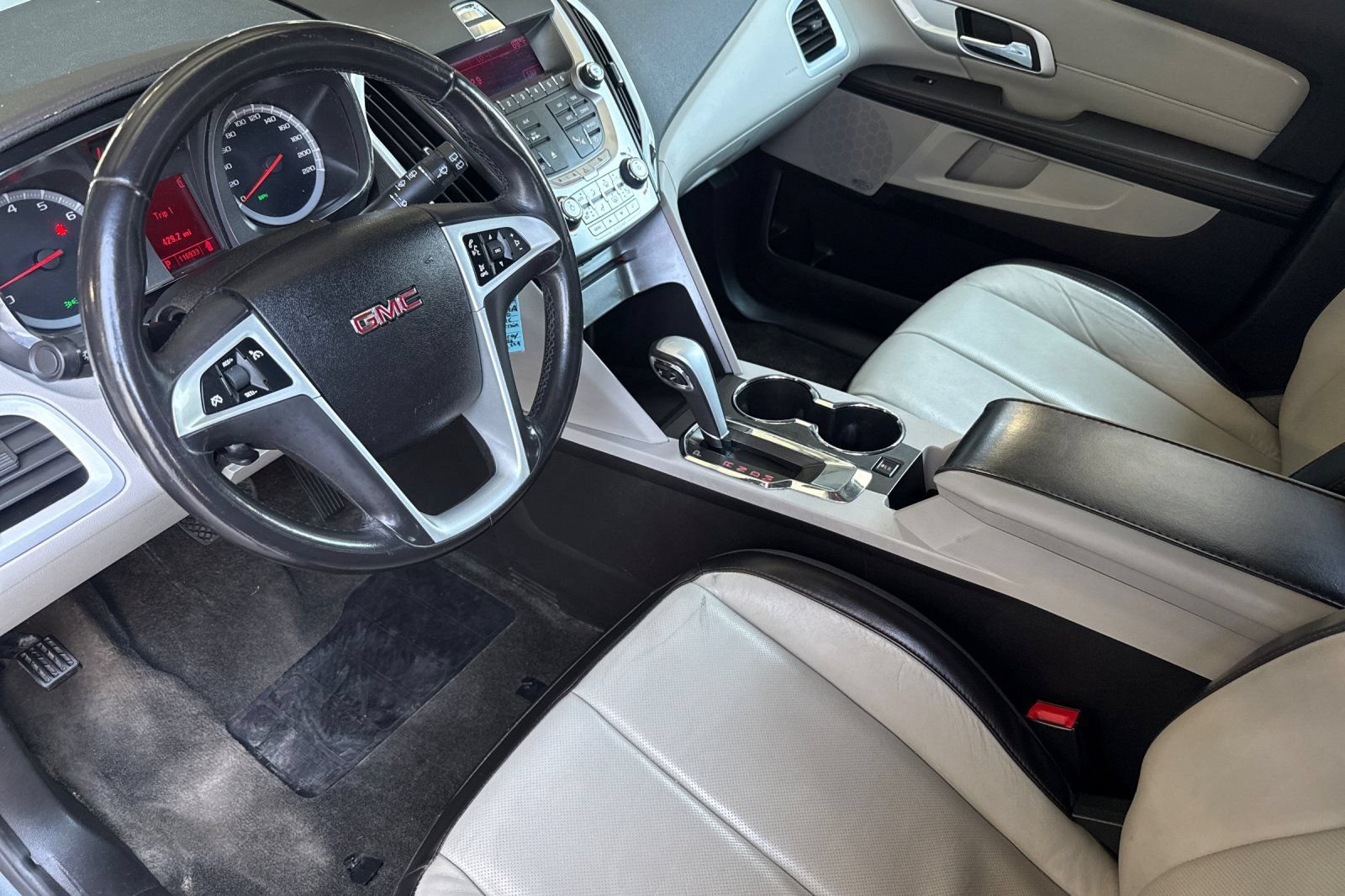 Used 2010 GMC Terrain SLT AWD/4WD image 9