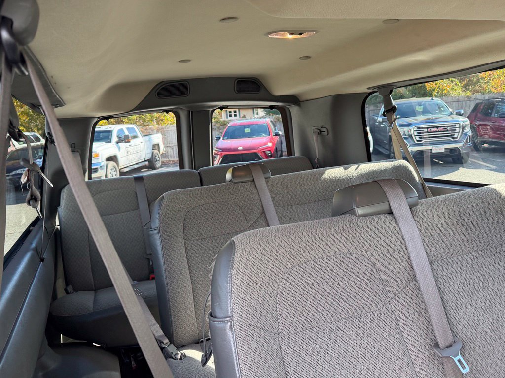 Used 2025 GMC Savana 3500 LT w/ LT Preferred Equipment Group RWD image 14