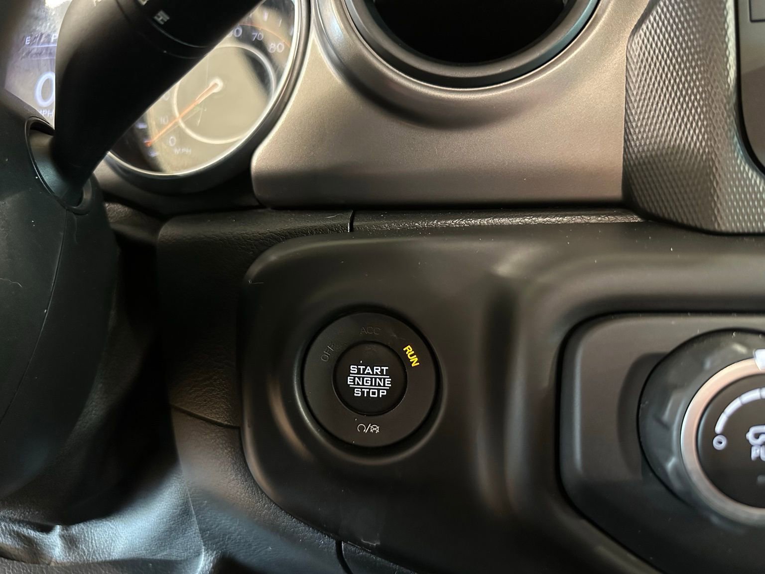 Used 2021 Jeep Gladiator Willys image 20