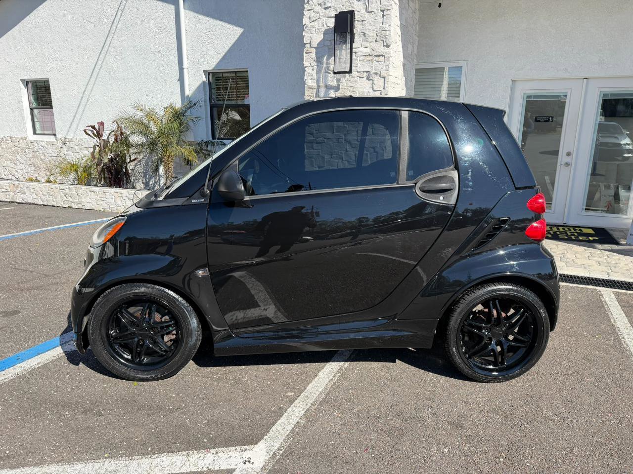 Used 2013 smart fortwo passion image 2