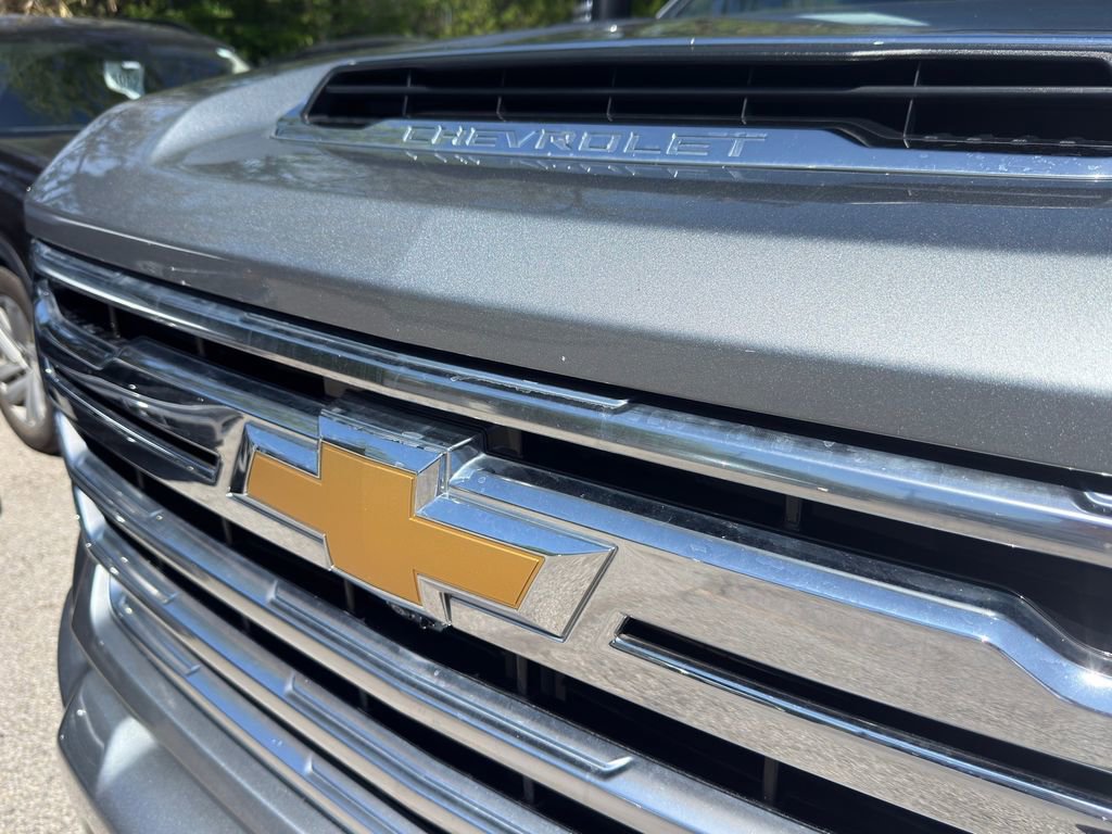Used 2024 Chevrolet Silverado 3500 High Country w/ Technology Package image 6