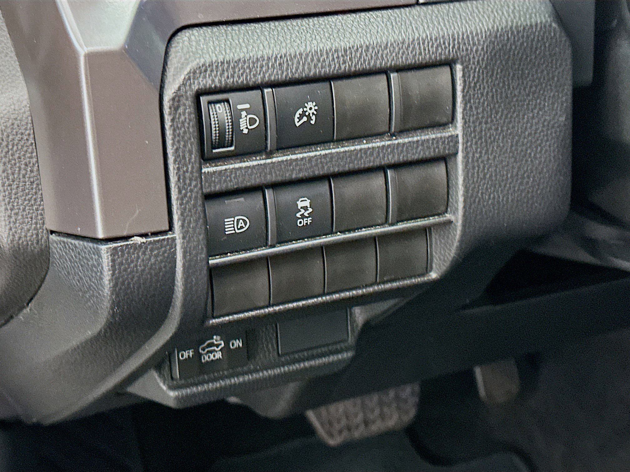 Used 2025 Toyota Tacoma TRD Off-Road AWD/4WD image 17