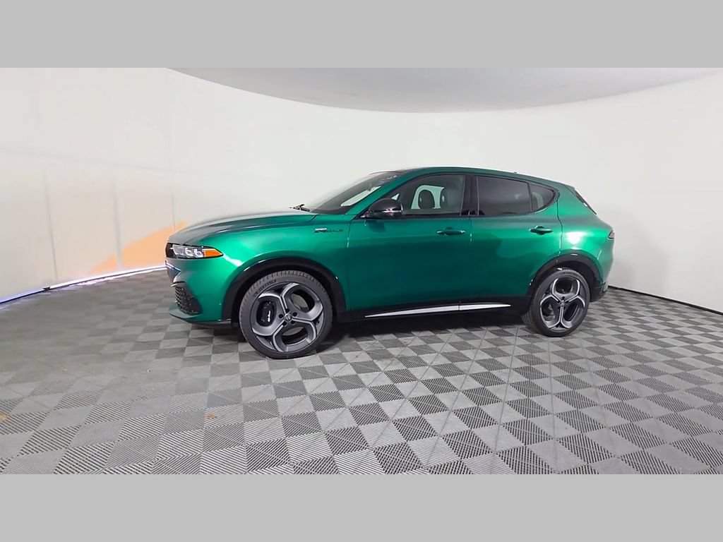 New 2026 Alfa Romeo Tonale w/ Active Assist Package AWD/4WD image 32