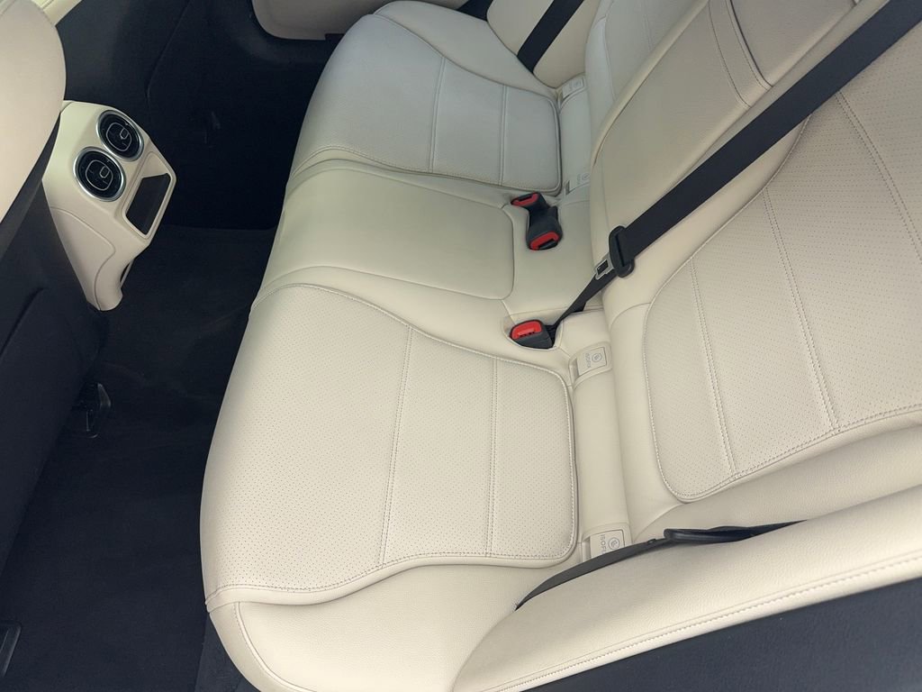 Used 2024 Mercedes-Benz C 300 Sedan image 37