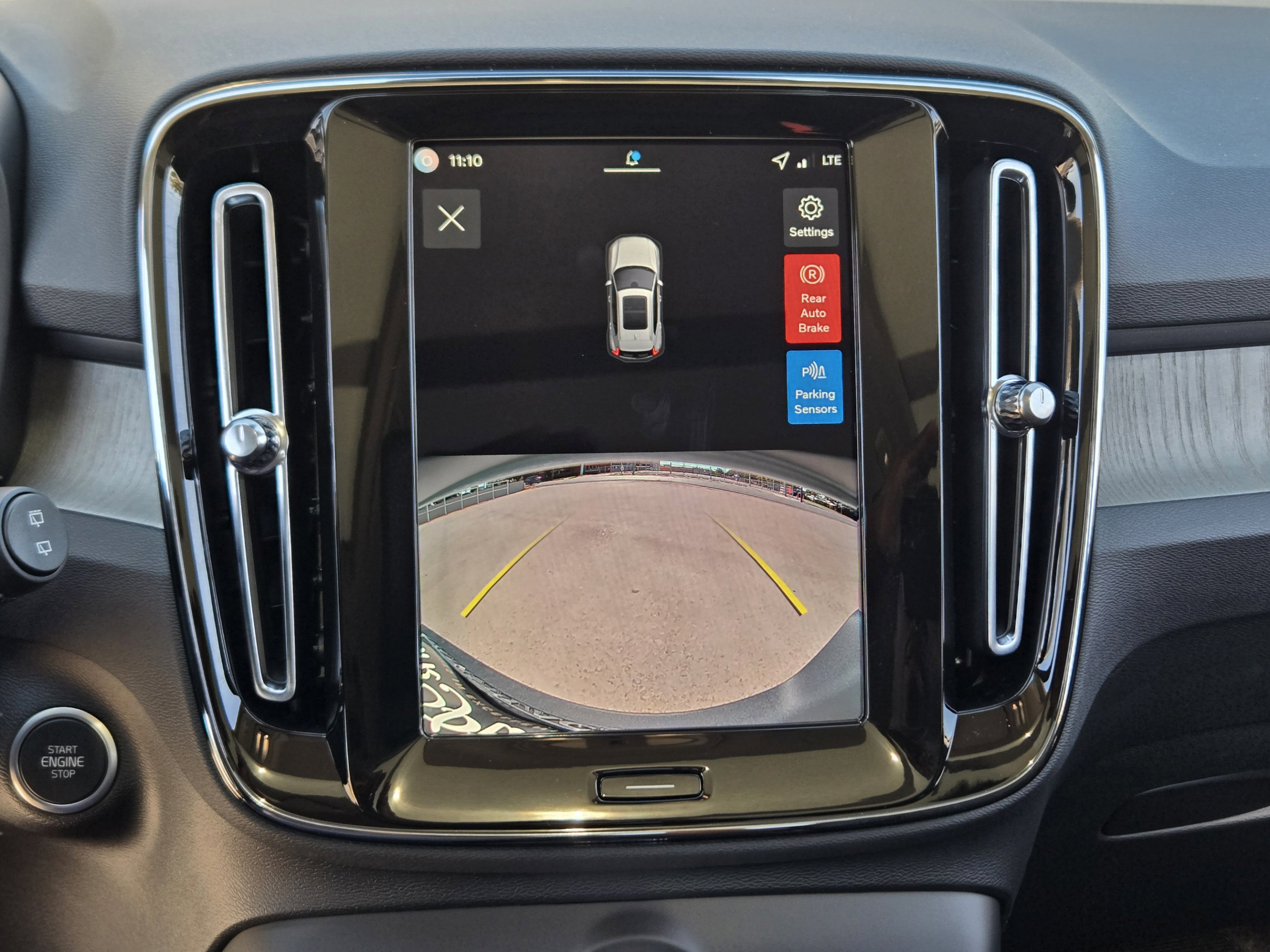 New 2026 Volvo XC40 B4 Core w/ Climate Package FWD image 15