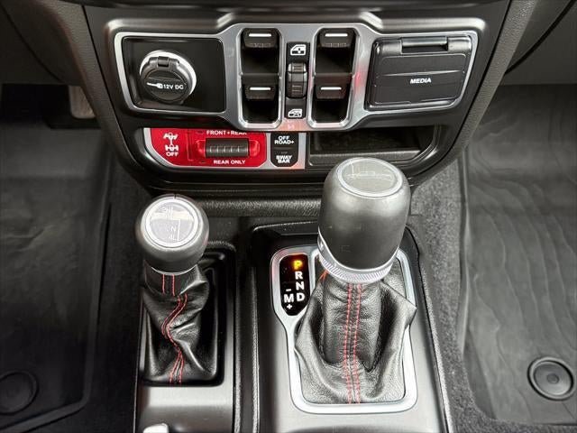 Used 2023 Jeep Gladiator Rubicon w/ Cold Weather Group AWD/4WD image 28