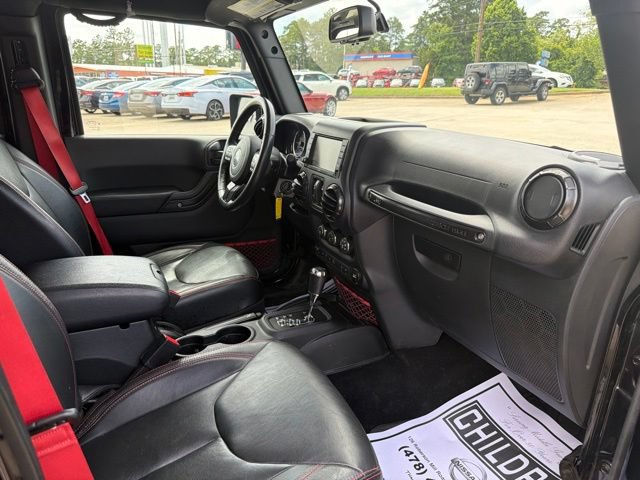 Used 2017 Jeep Wrangler Unlimited Rubicon AWD/4WD image 14