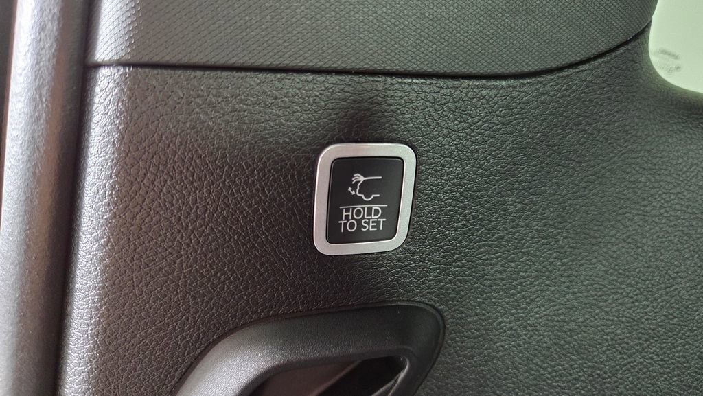 New 2025 Jeep Wagoneer Series III image 10