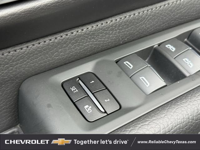 Used 2021 GMC Yukon Denali w/ Advanced Technology Package AWD/4WD image 28