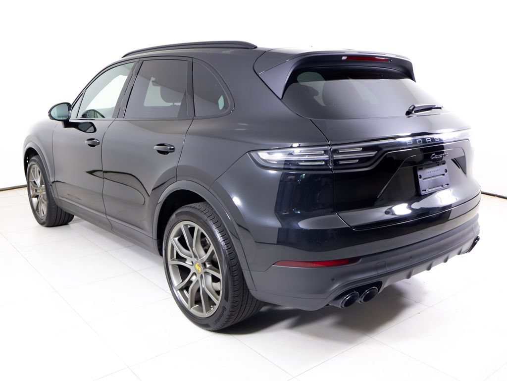 Used 2023 Porsche Cayenne AWD/4WD image 3