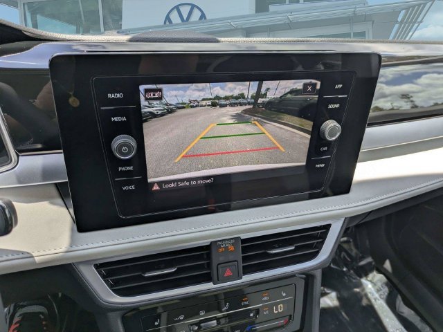 New 2026 Volkswagen Taos SE FWD image 22