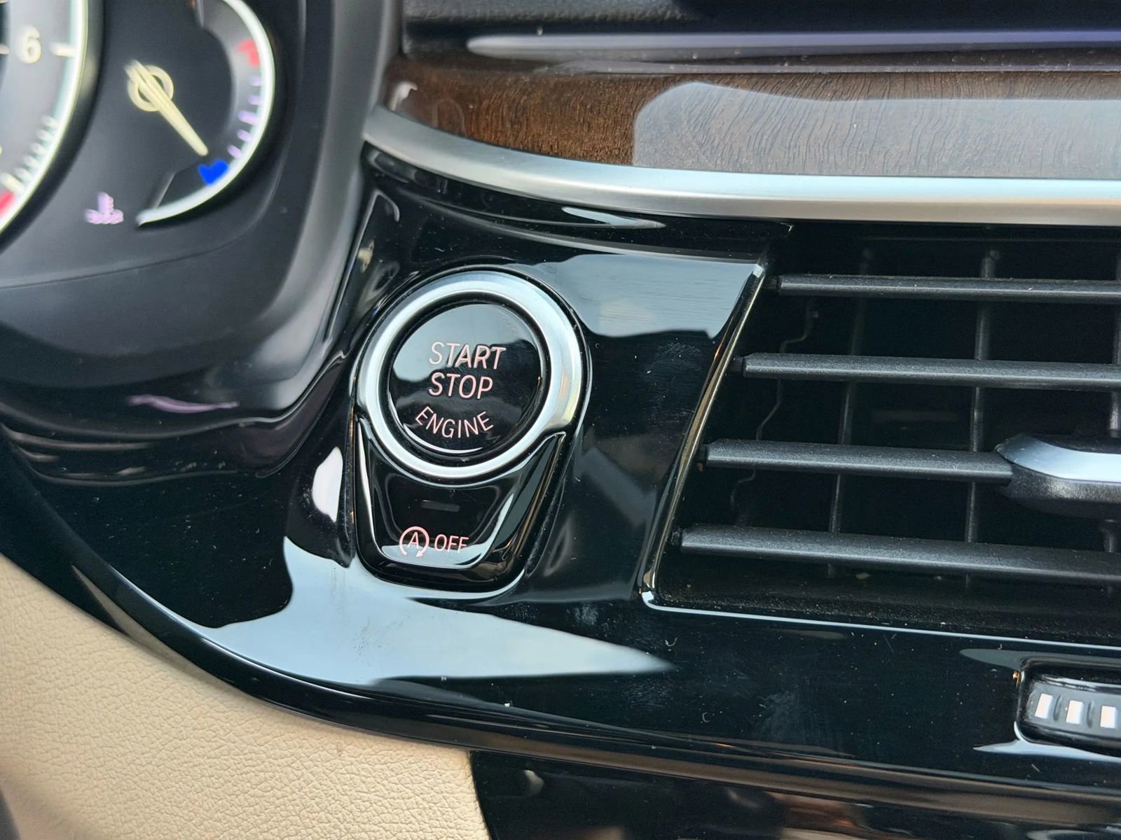 Used 2017 BMW 530i image 39