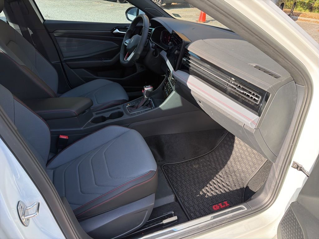 Used 2025 Volkswagen Jetta GLI Autobahn image 11