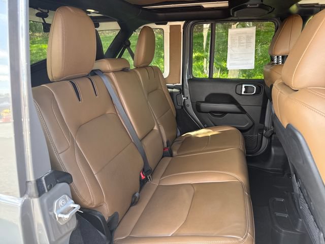 Used 2023 Jeep Wrangler Unlimited Rubicon 4xe w/ Cold Weather Group AWD/4WD image 14