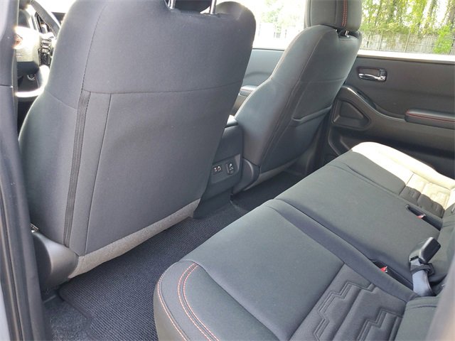 Used 2025 Nissan Frontier PRO-4X w/ Pro Convenience Package image 11