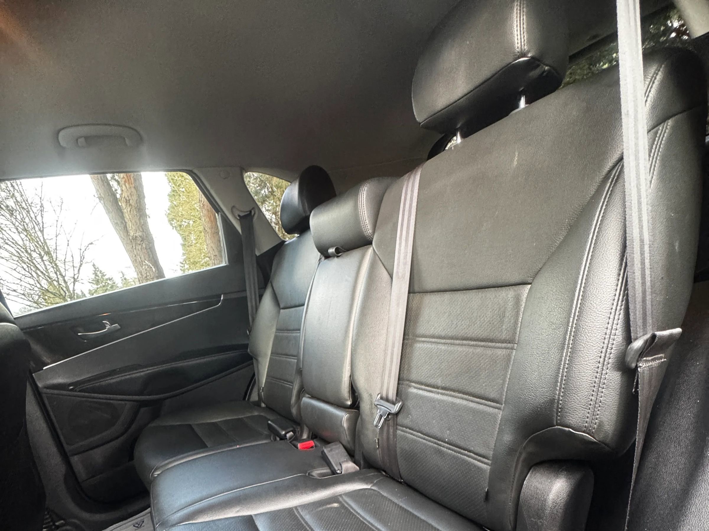 Used 2016 Kia Sorento LX image 12