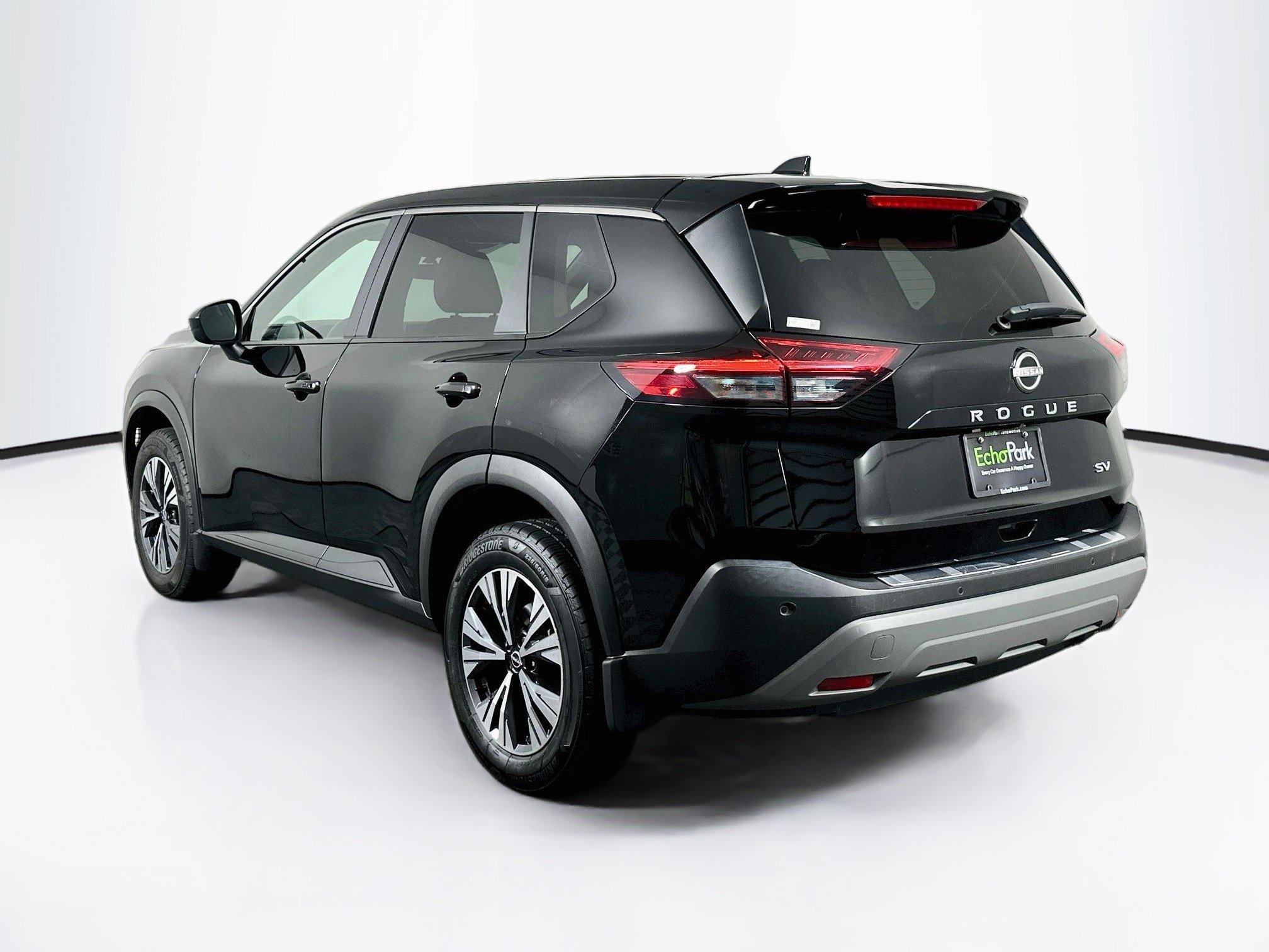 Used 2023 Nissan Rogue SV FWD image 5