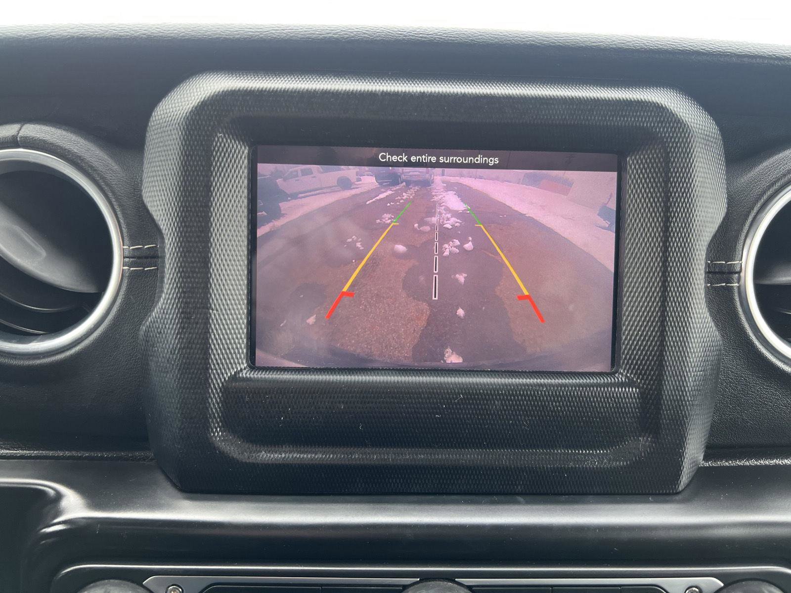 Used 2018 Jeep Wrangler Unlimited Sahara image 16