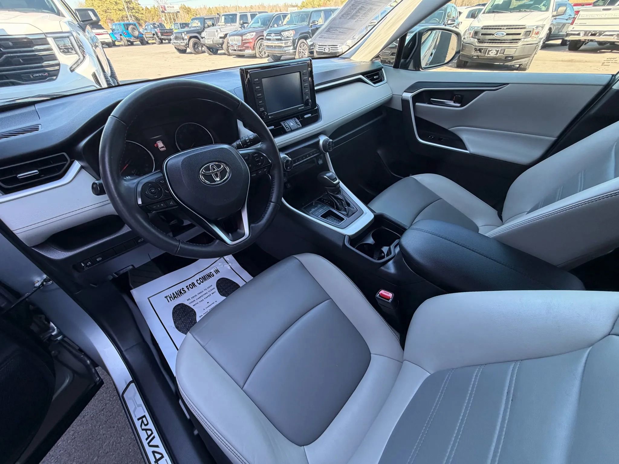 Used 2021 Toyota RAV4 XLE Premium FWD image 6