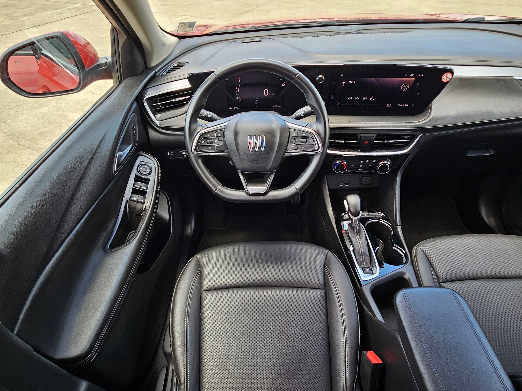 Used 2024 Buick Encore GX Sport Touring FWD image 28