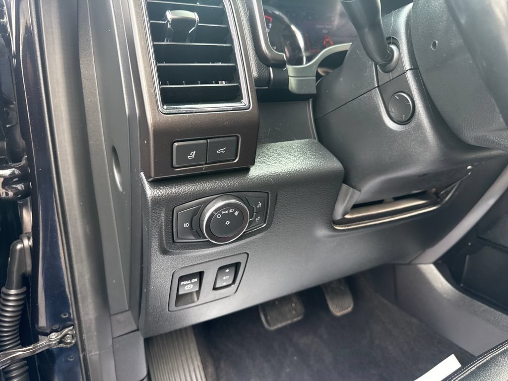 Used 2019 Ford Expedition Limited w/ Equipment Group 301A RWD image 18