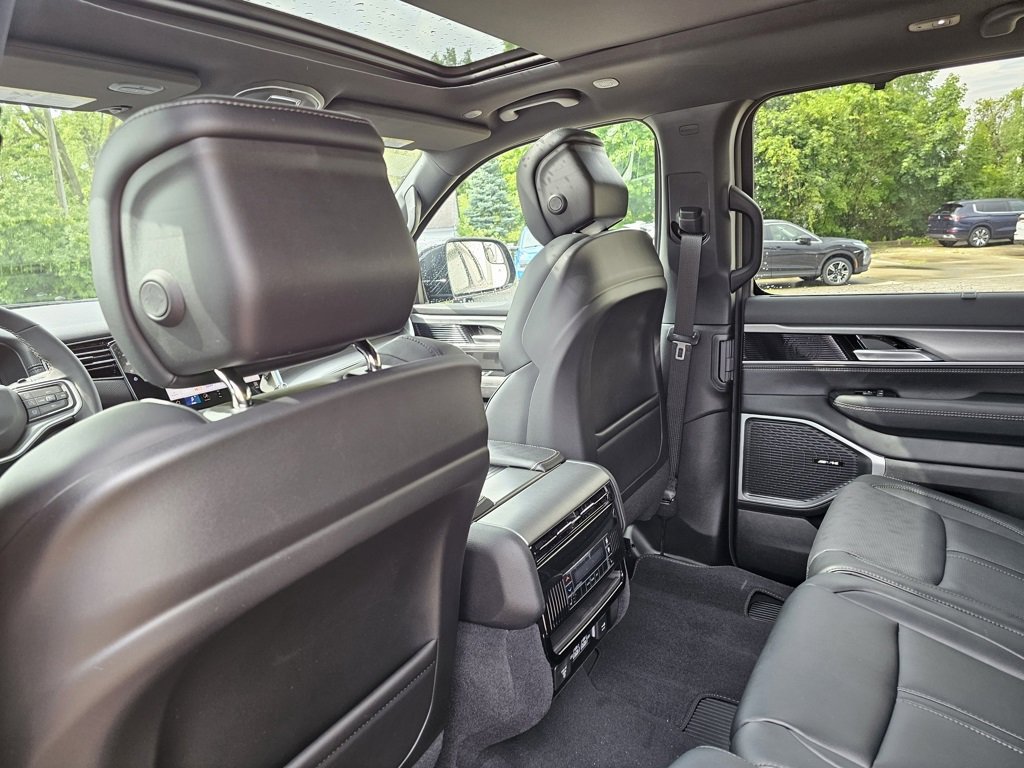 New 2025 Jeep Wagoneer Series II w/ Convenience Group I image 39