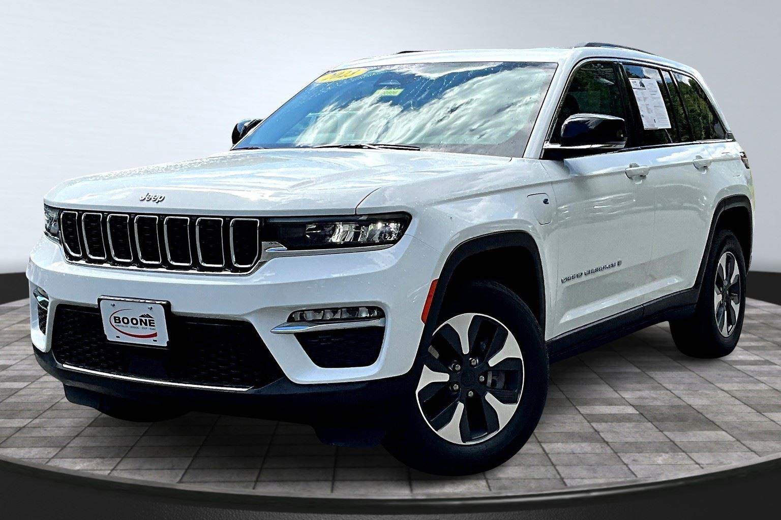Used 2023 Jeep Grand Cherokee 4WD 4xe image 13