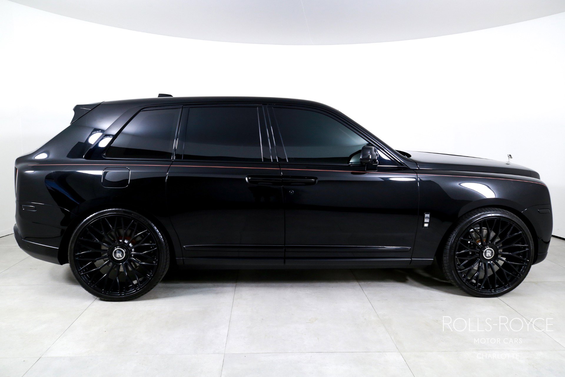 Certified 2022 Rolls-Royce Cullinan w/ Dark Exterior Package image 10