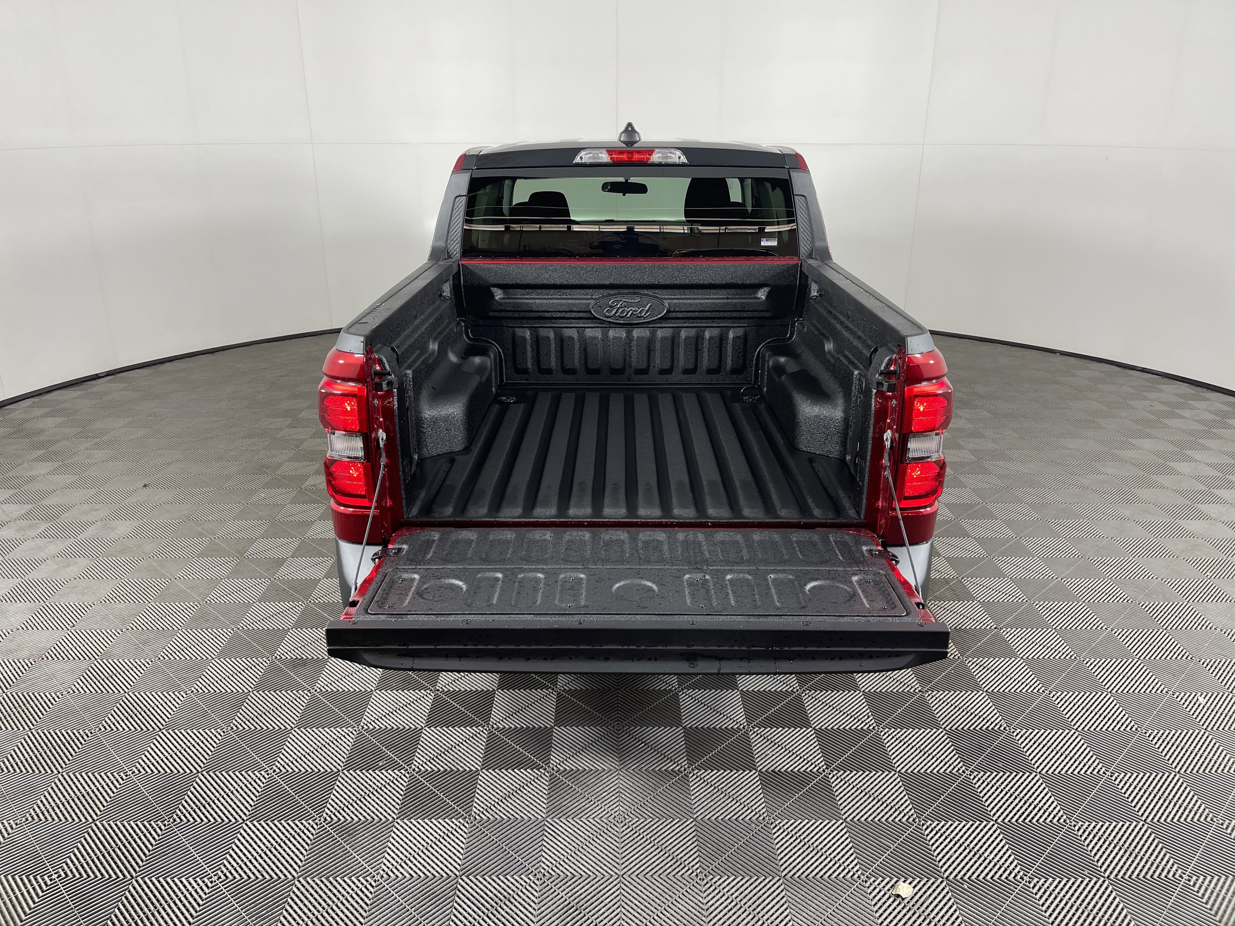 New 2025 Ford Maverick XLT w/ XLT Luxury Package image 9