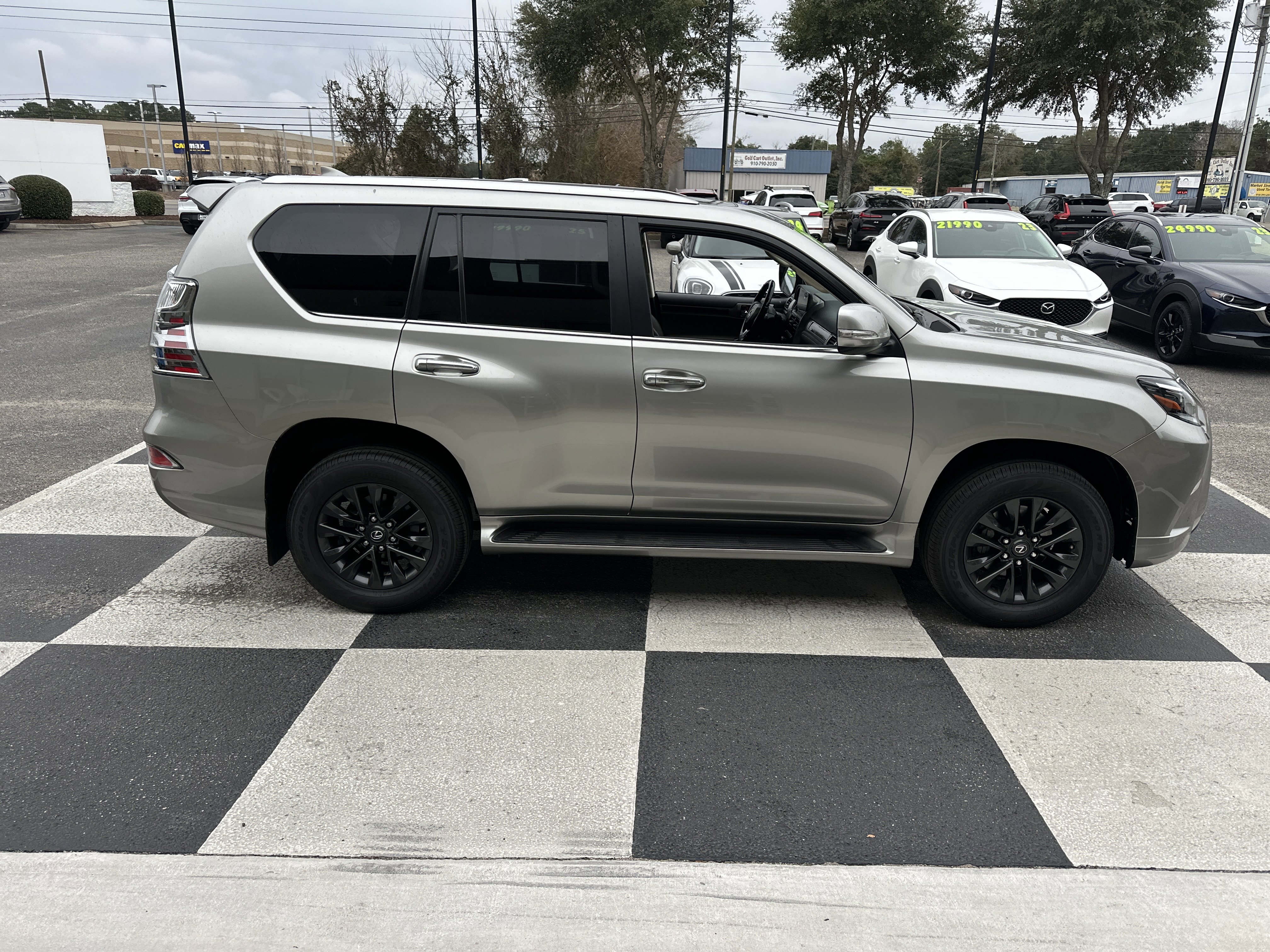 Used 2023 Lexus GX 460 Premium image 3