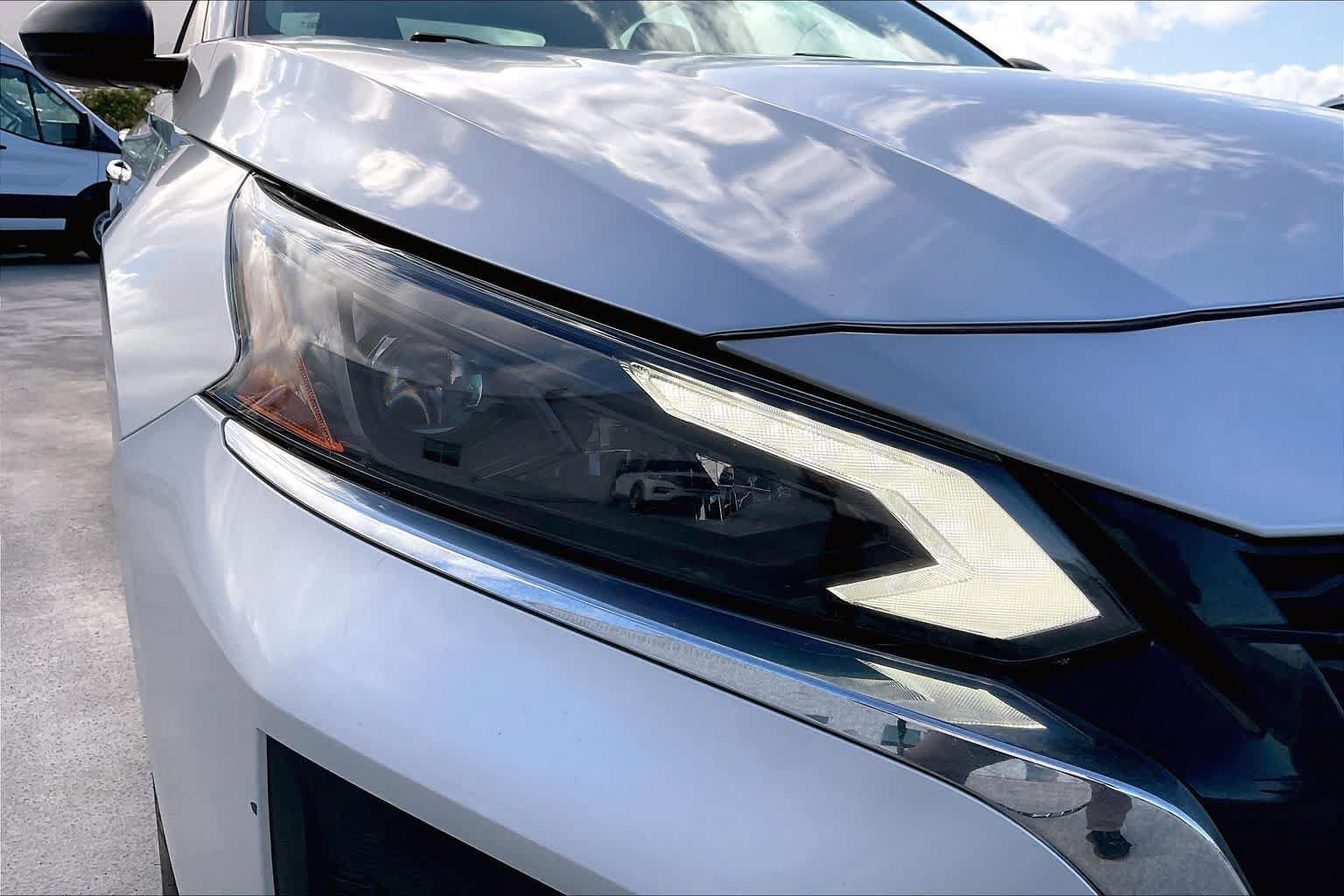 Used 2024 Nissan Altima 2.5 SV FWD image 31