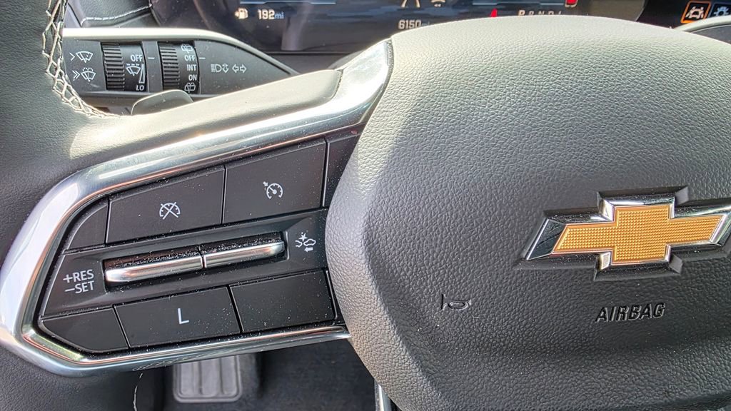 Used 2025 Chevrolet Traverse LT image 18