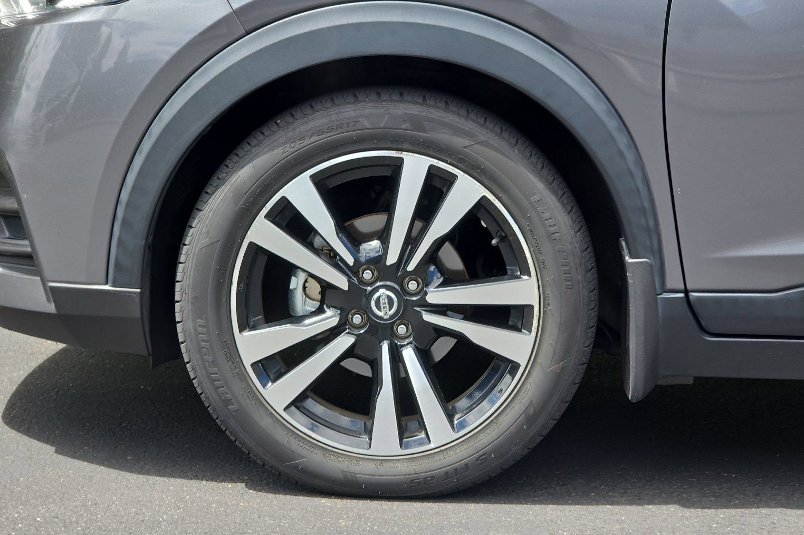 Used 2020 Nissan Kicks SV w/ Exterior Package FWD image 26