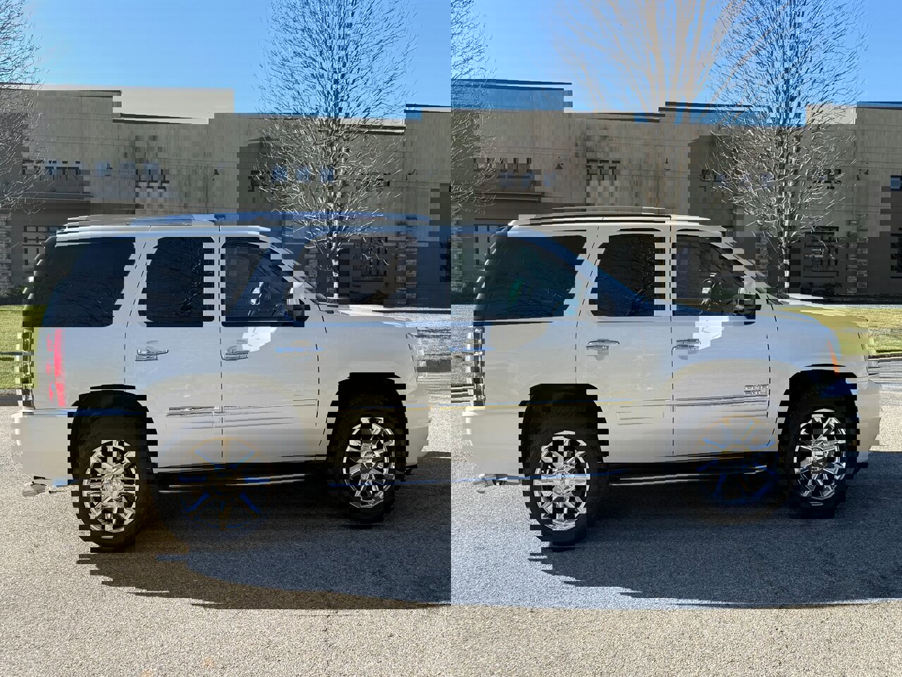 Used 2012 GMC Yukon Denali image 7