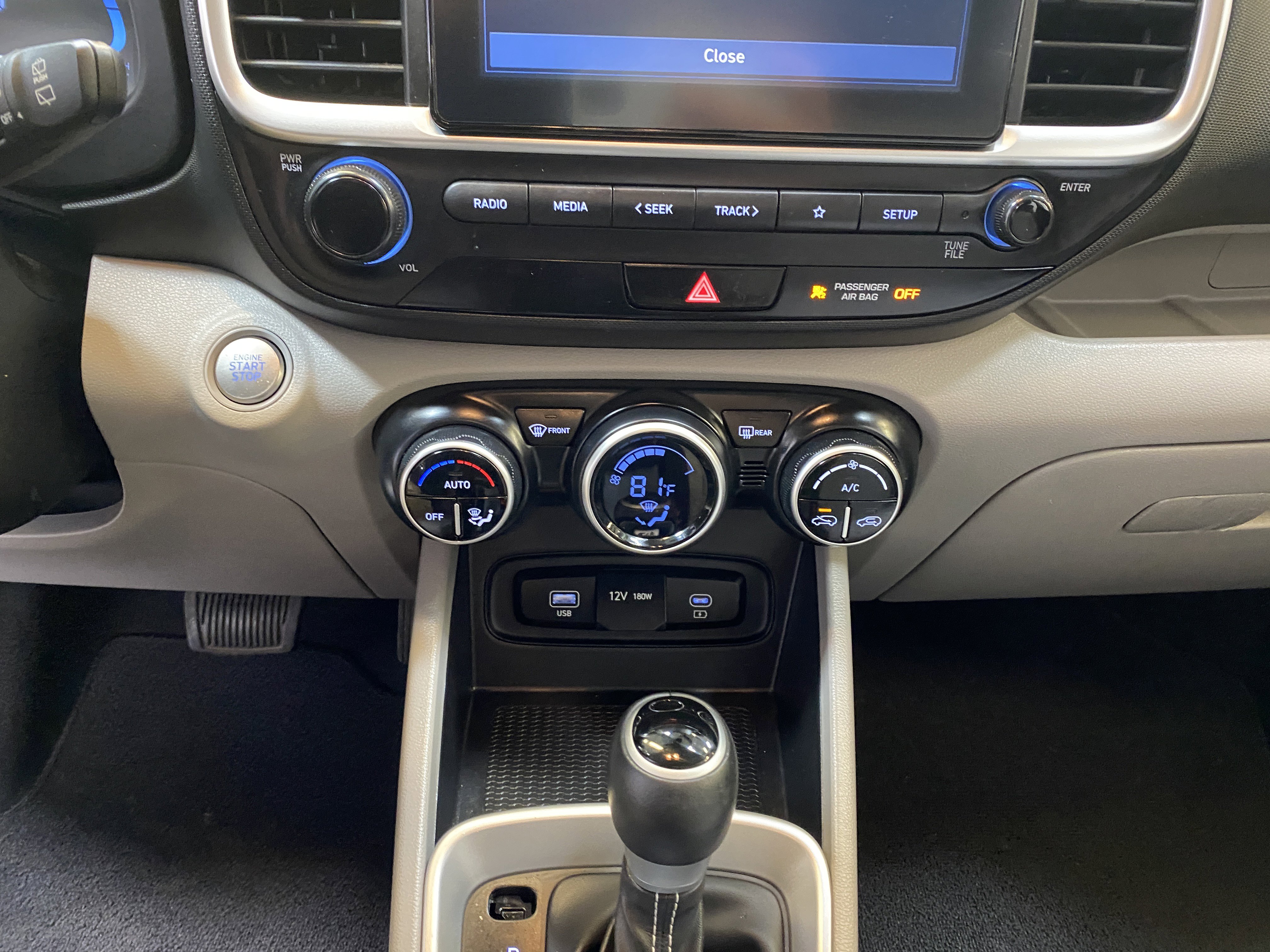 Used 2024 Hyundai Venue SEL image 40