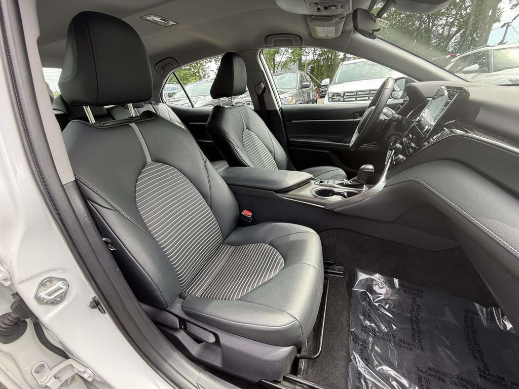 Used 2023 Toyota Camry SE AWD/4WD image 9