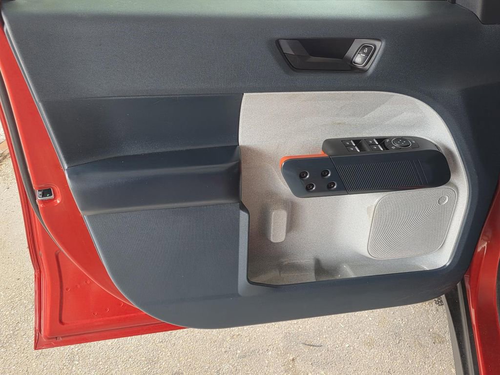 Used 2022 Ford Maverick XLT image 32