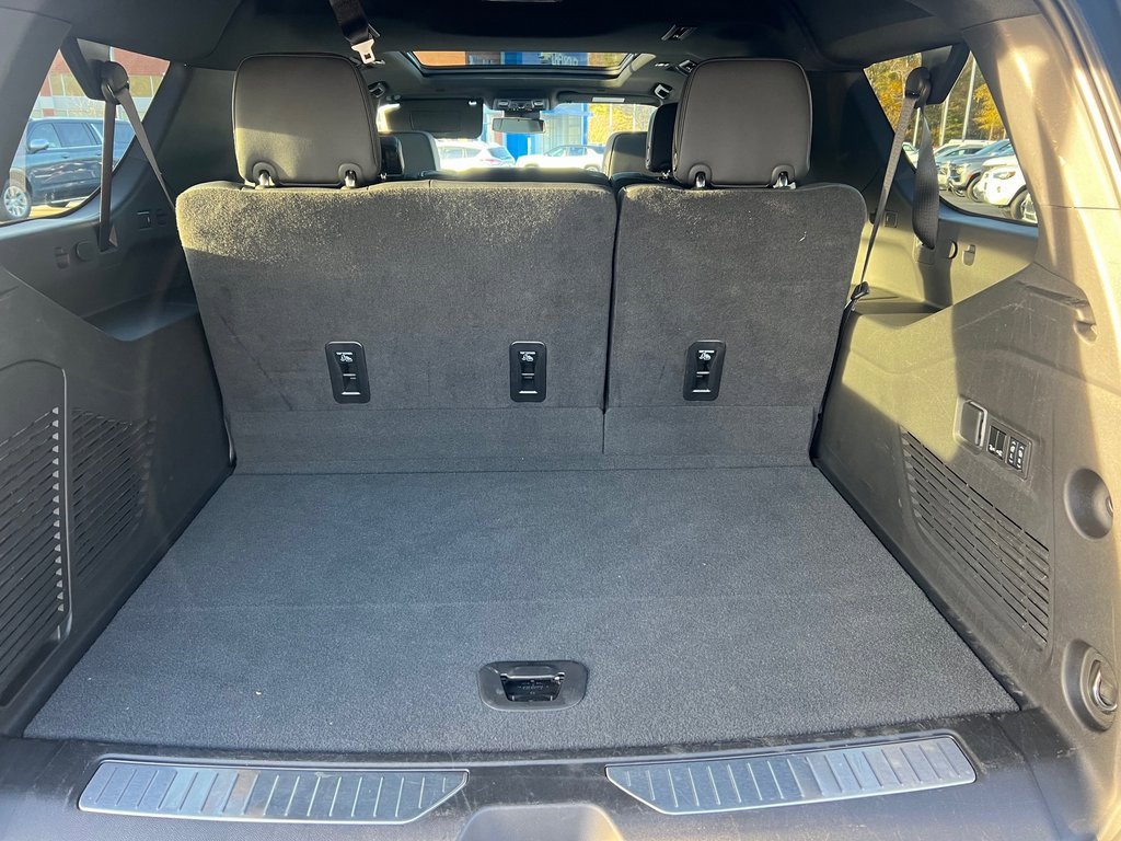 Used 2024 Chevrolet Suburban RST w/ Luxury Package image 20