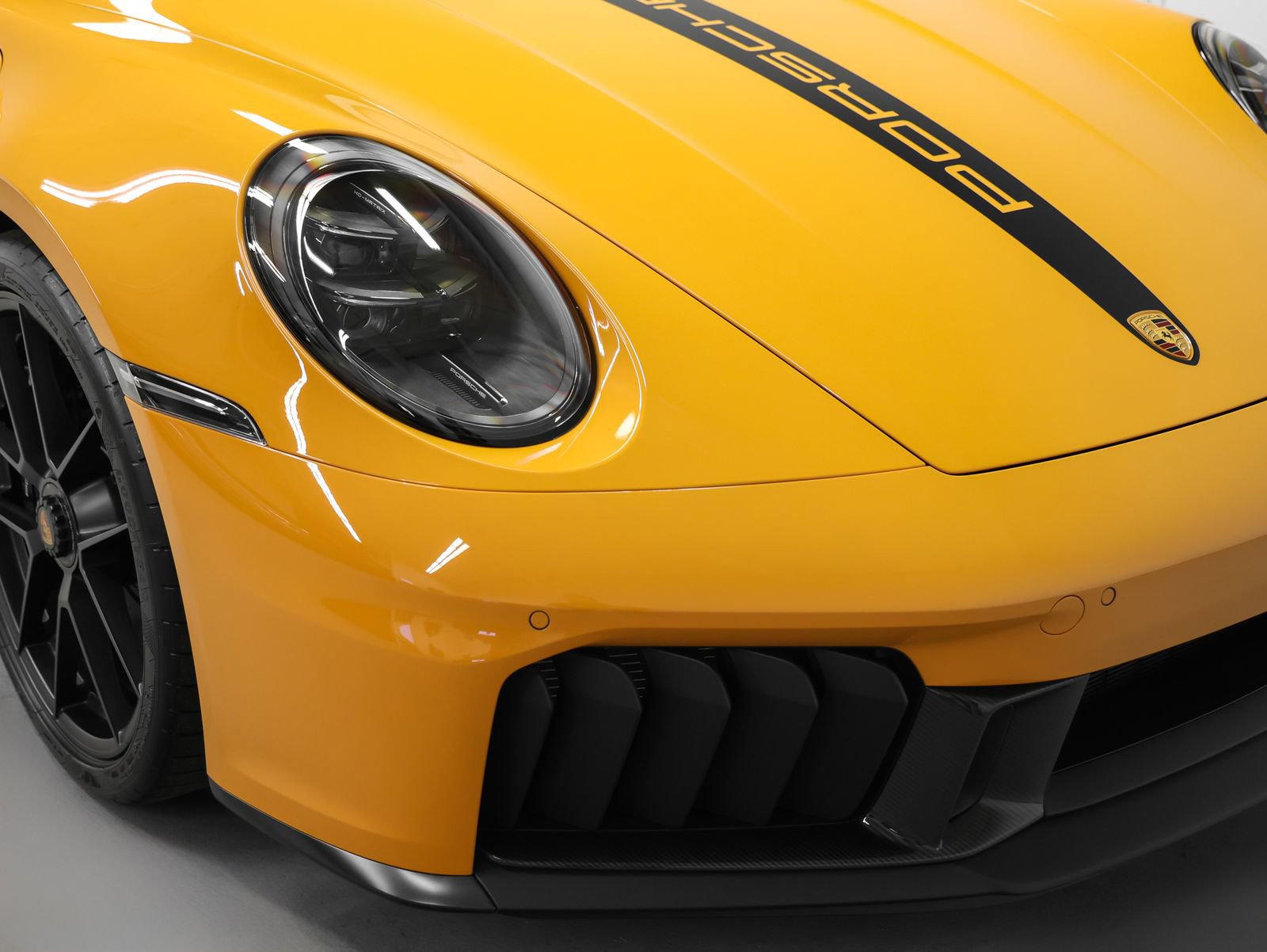 Certified 2025 Porsche 911 Carrera GTS image 24