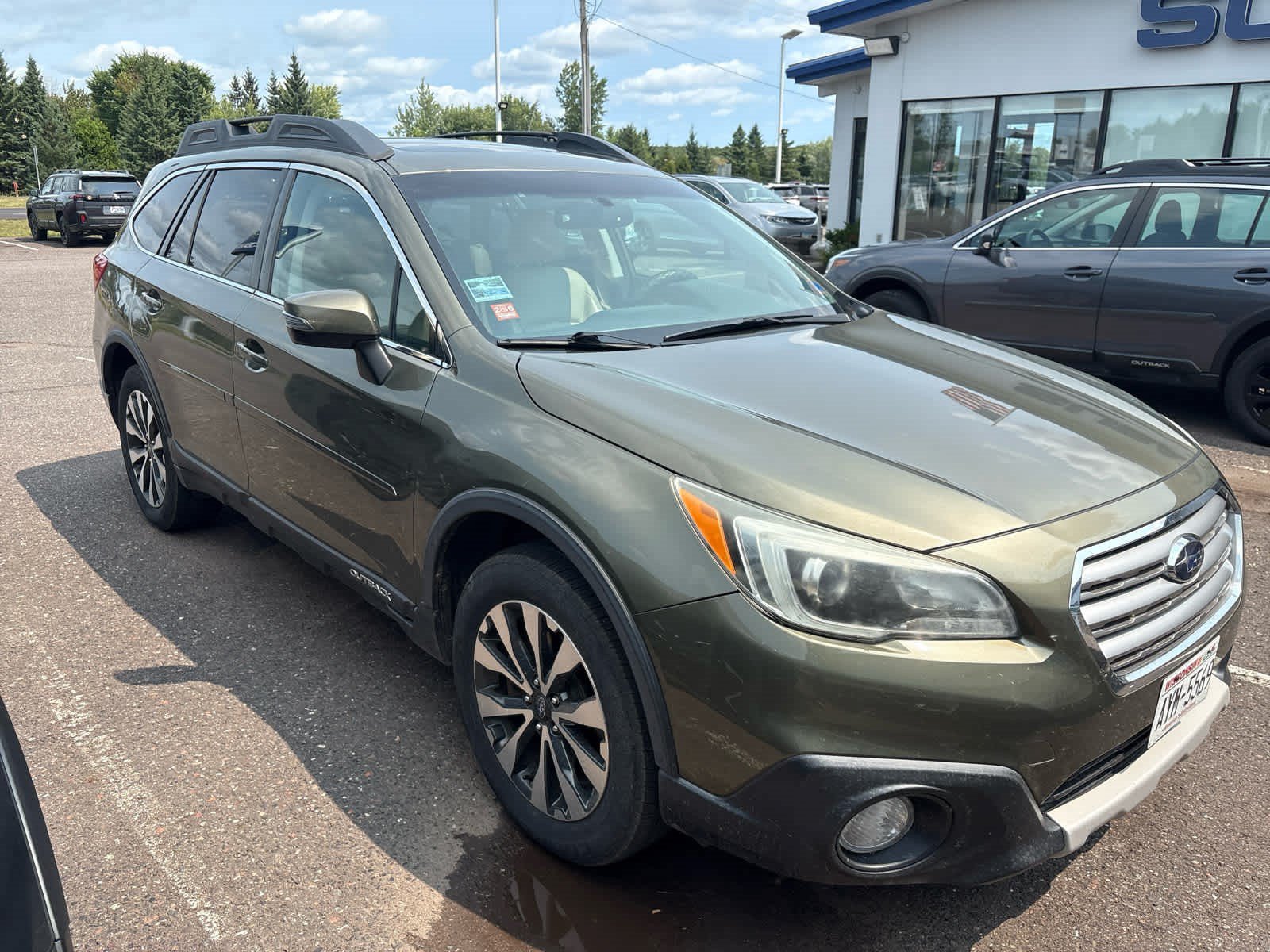 Used 2015 Subaru Outback 2.5i Limited AWD/4WD image 4