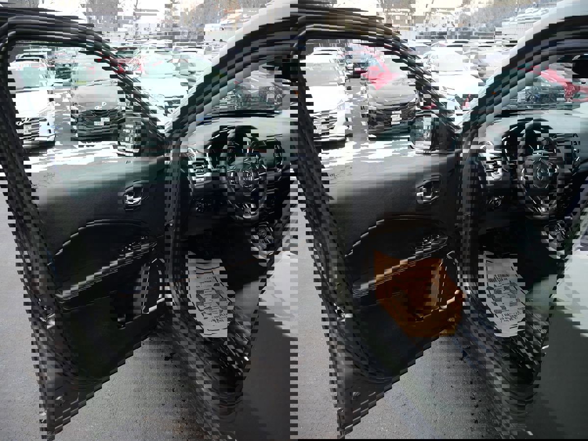 Used 2021 Jeep Compass Latitude image 13