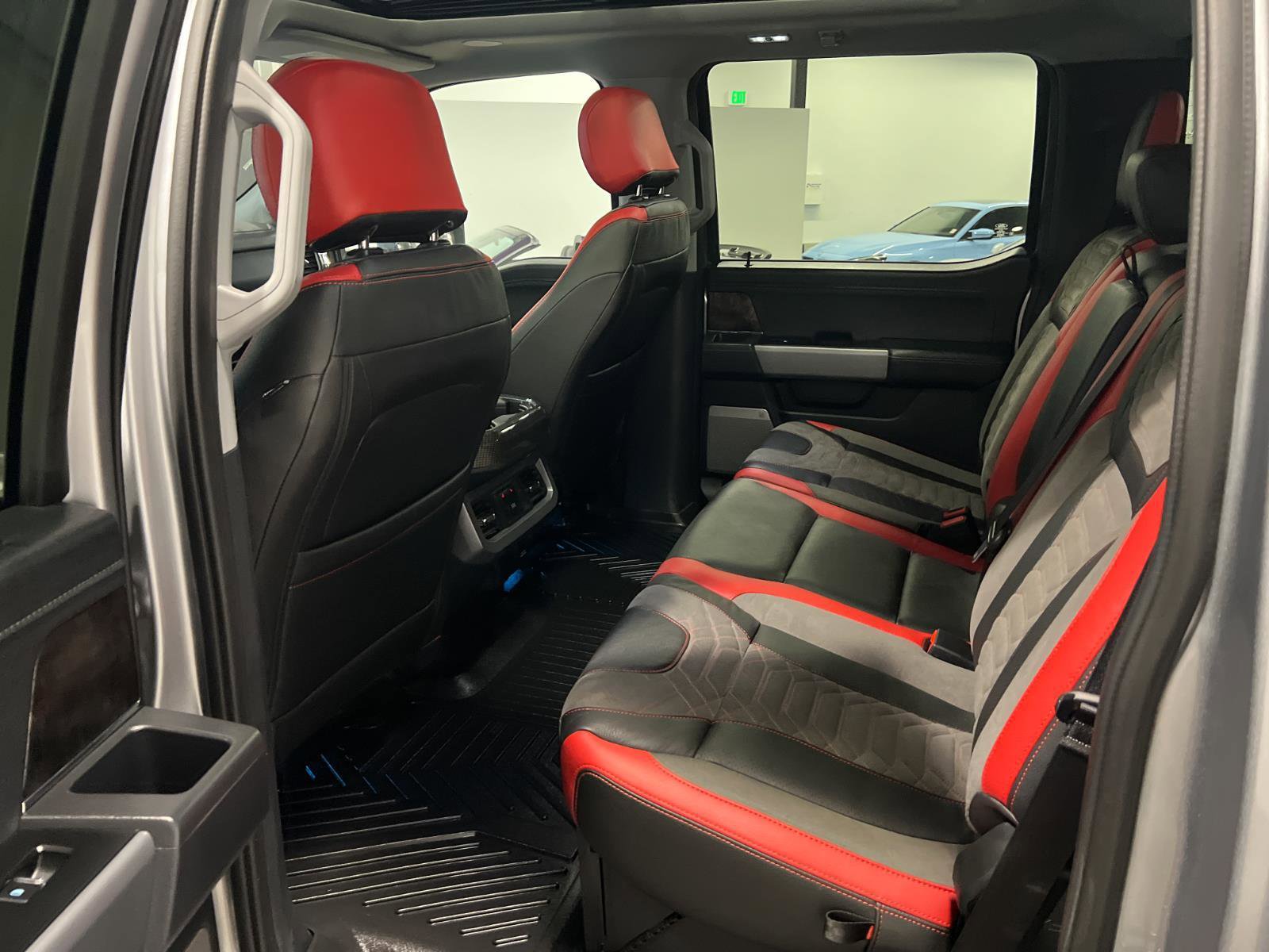 Used 2024 Ford F250 Lariat w/ Lariat Ultimate Package image 28