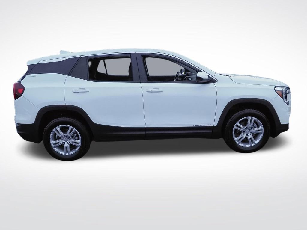 Used 2023 GMC Terrain SLE image 8
