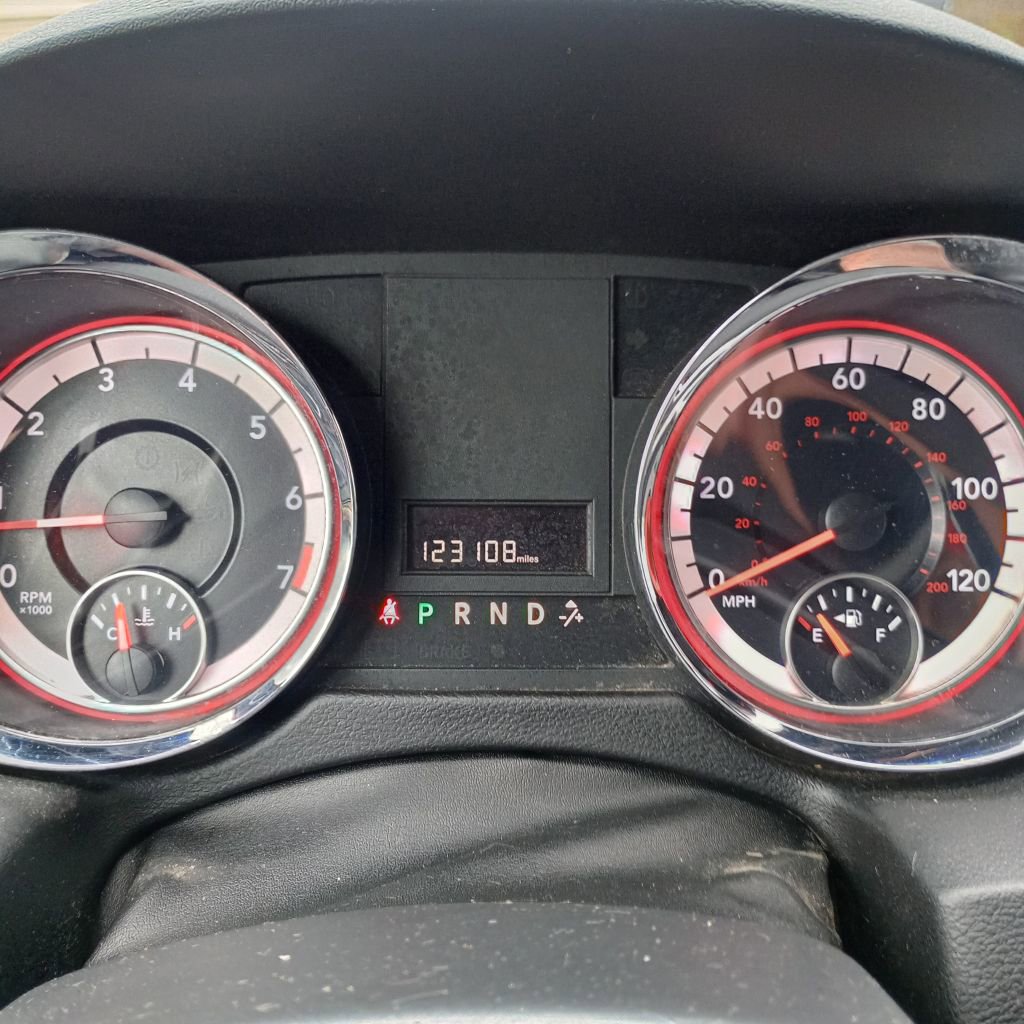 Used 2018 Dodge Grand Caravan SXT w/ Driver Convenience Group image 10