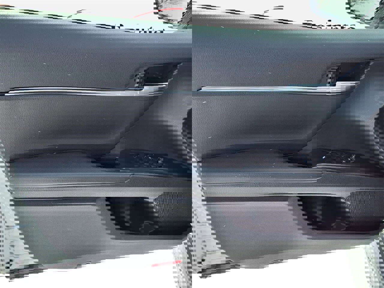 Used 2024 Toyota Camry SE image 12