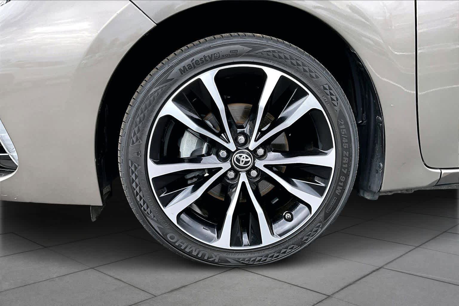 Used 2017 Toyota Corolla SE image 11