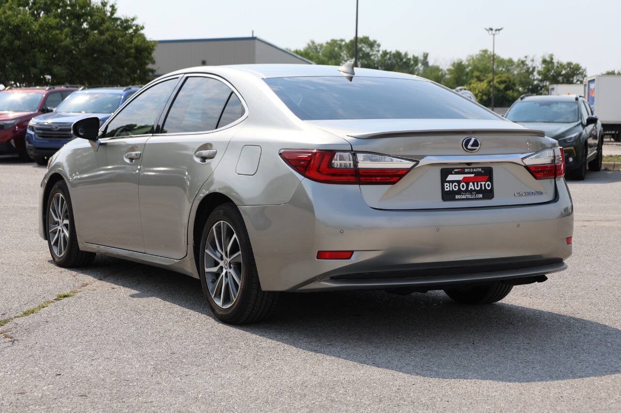 Used 2018 Lexus ES 300h w/ Navigation Package FWD image 11
